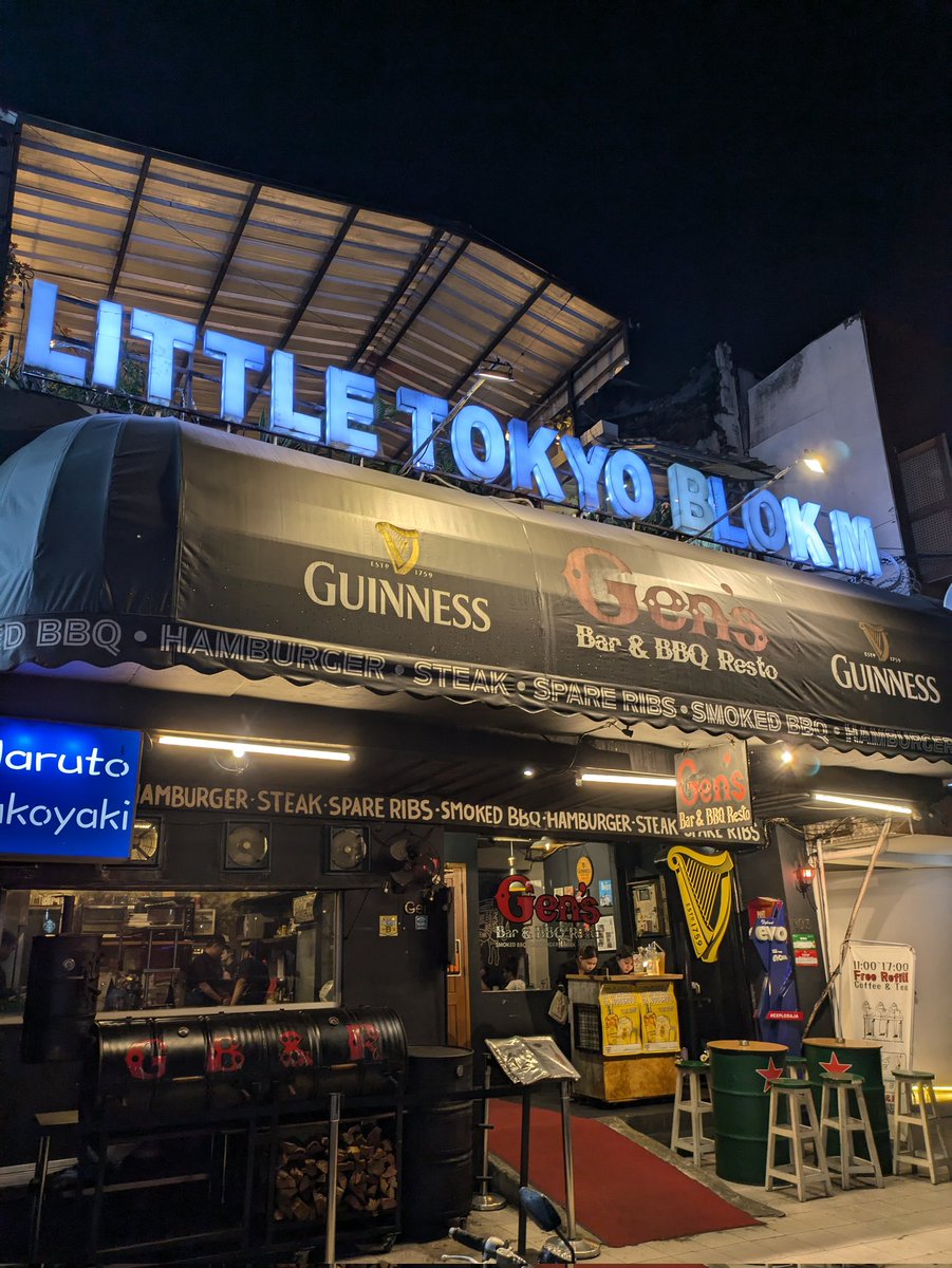 toroyome01's tweet photo. インドネシアのジャカルタ、バリ旅行に行ってきました😄
車とバイクが多く、昼夜常に渋滞。
みんな美男美女。意思表示や考え方ははっきりしていて表情豊か。人とのつながりを大事にしていてリスペクトを持って生きている。
買うときは交渉大事。高値となるので注意。
とても魅力的な国です😊大満足👍 https://t.co/RN4ZxTpsOg