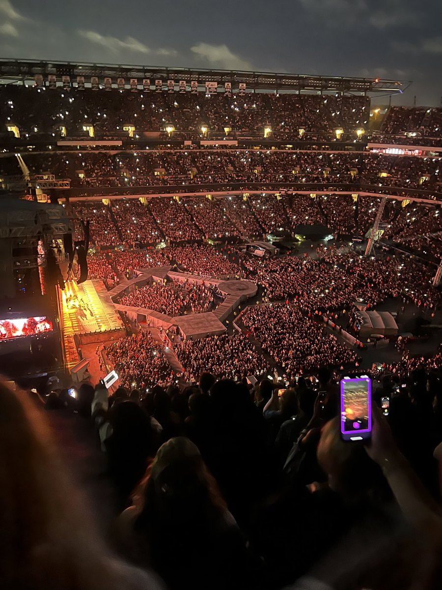 KendrickChart's tweet photo. The Grand National Tour has officially grossed over $100 MILLION across ten shows so far:

1 — $9,124,989 (MN)
2 — $9,449,459 (TX)
3 — $11,822,196 (TX)
4 — $11,605,370 (GA)
5 — $11,003,373 (NC)
6 — $10,433,639 (PA)
7 — $10,479,276 (NJ1)
8 — $13,635,765 (NJ2)
9 — $10,169,692 (MA)
10 — $14,811,494 (WA)

Total: $112,535,253
