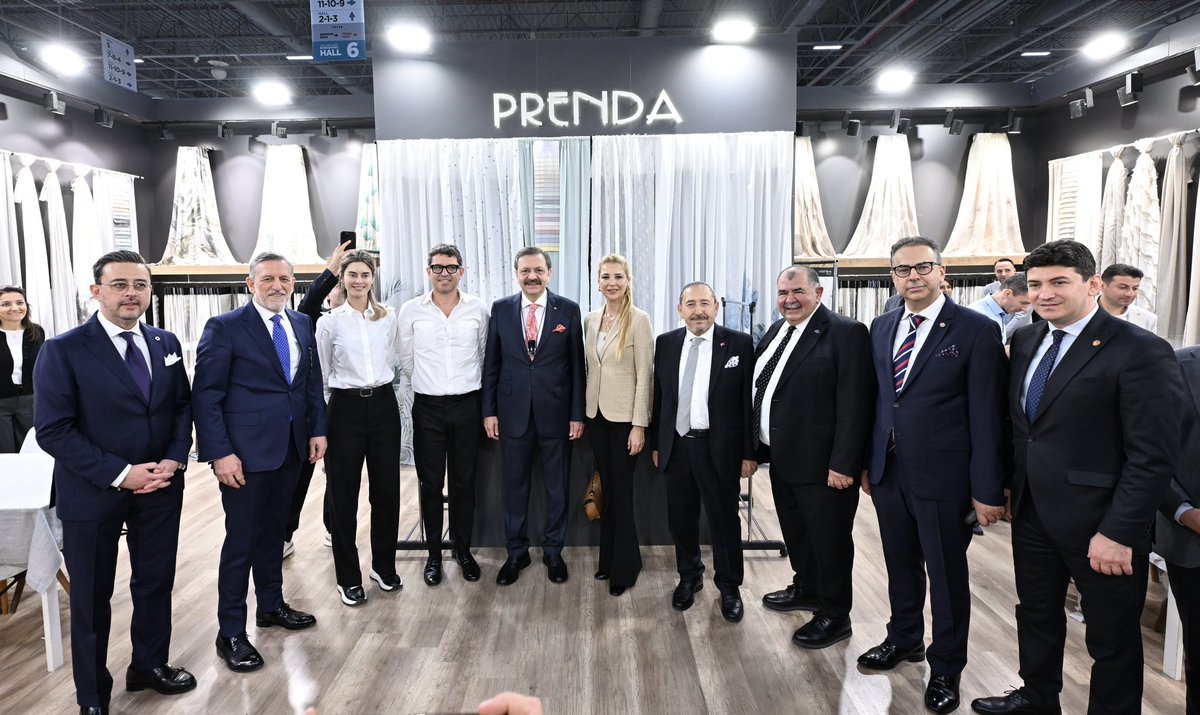 RHisarciklioglu's tweet photo. İstanbul Fuar Merkezi’nde düzenlenen ev tekstili sektörünün önemli uluslararası buluşmalarından biri olan #Hometex Fuarı’nda firmalarımızın stantlarını ziyaret ettik.

700’e yakın firmanın katıldığı fuarda, Türkiye’deki üreticilerinin yanı sıra, çok sayıda yabancı marka yeni sezon koleksiyonlarını ve inovatif ürünlerini sergiliyor.