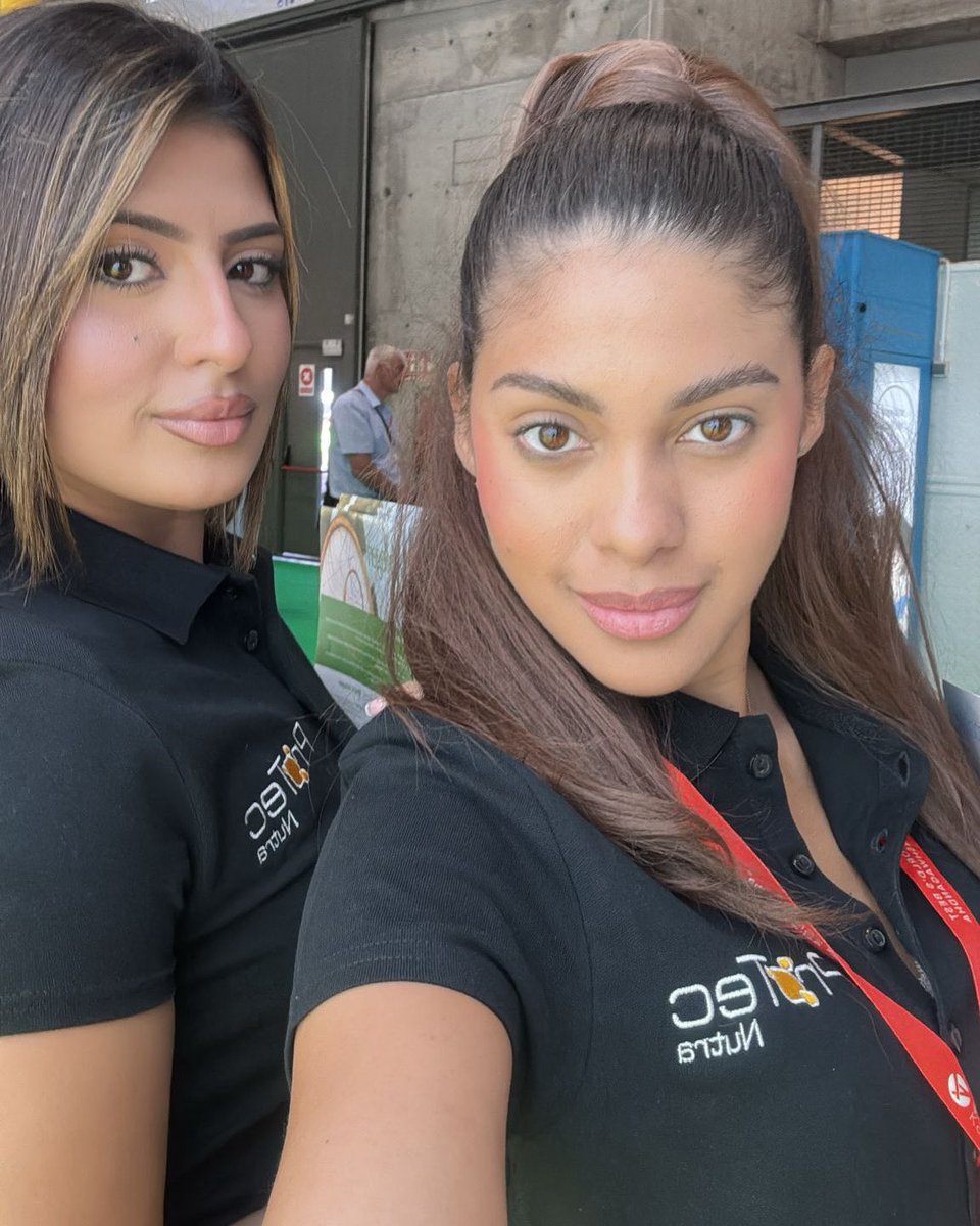 EventHosts's tweet image. Our amazing Event Hosts Barcelona team is live at the Vitafoods Expo!
Our talented promo girls are on the ground supporting our client with leaflet distribution and boosting brand awareness across the show floor.

event-hosts.com

#EventHosts #PromoTeam #vitafoods