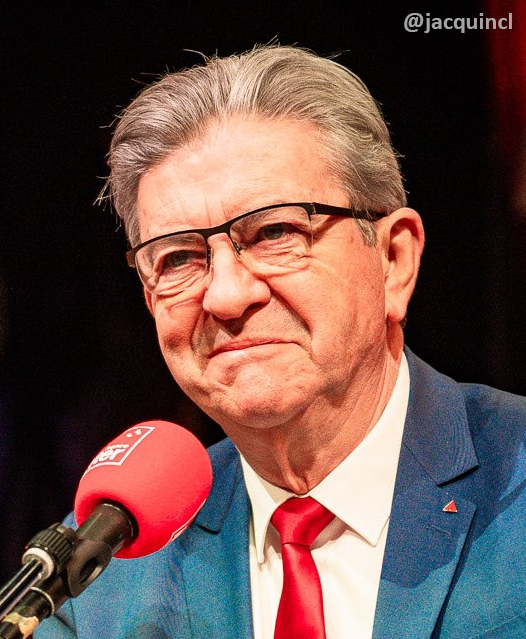 Glupatate's tweet photo. 🔴 FLASH INFO : Depuis la sortie du livre « La Meute », Jean-Luc Mélenchon a pris 5 points dans les sondages. https://t.co/yZBsPEb1GB