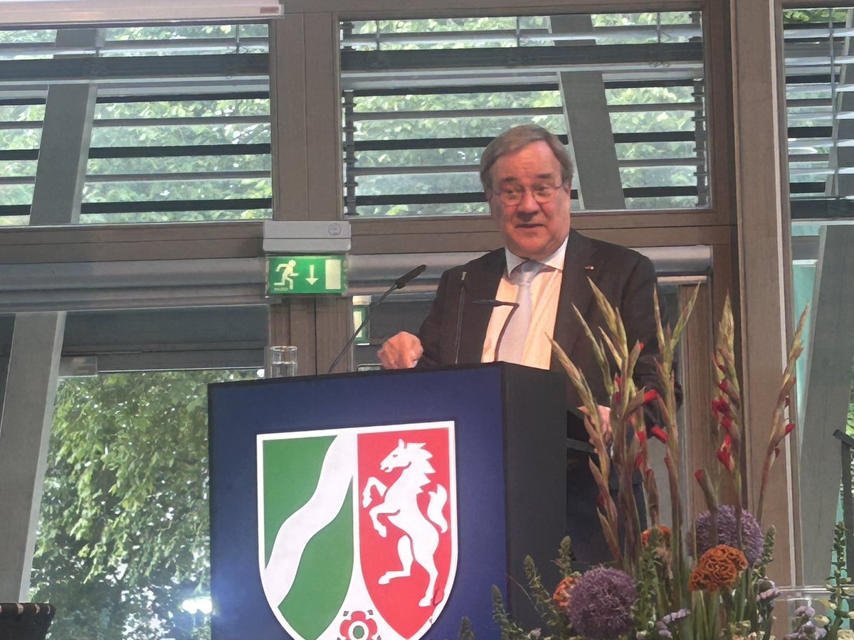 Greg Hands (@greghands) on Twitter photo Great to be at the 75th Königswinter conference here in Berlin.
Founded to promote UK - German friendship and discussion, I am proud to be on the board.
Our 2-day conference kicking off with <a href="/DLidington/">David Lidington</a> Thimas Matussek <a href="/markspeich/">markspeich</a> and now <a href="/ArminLaschet/">Armin Laschet</a> Great to be at the 75th Königswinter conference here in Berlin.
Founded to promote UK - German friendship and discussion, I am proud to be on the board.
Our 2-day conference kicking off with <a href="/DLidington/">David Lidington</a> Thimas Matussek <a href="/markspeich/">markspeich</a> and now <a href="/ArminLaschet/">Armin Laschet</a>