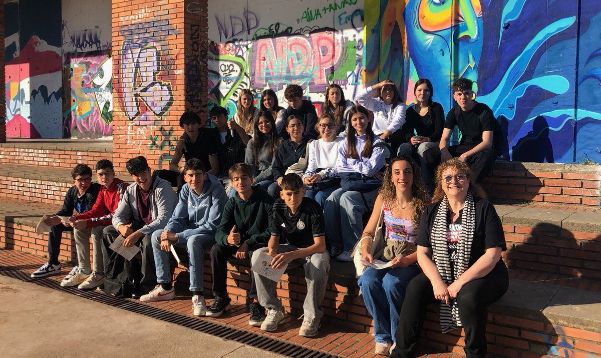 📣La I Gimcana de joves del Guinardó de Barcelona permet a alumnes de l'<a href="/InstitutGoya/">Institut Fco de Goya</a> conèixer els recursos de salut i socioculturals del seu entorn i explicar-los a la resta d'alumnat.

Activitat de salut comunitària amb implicació de #CAPGuinardó, #CAPPareClaret i #CAPSanllehy.