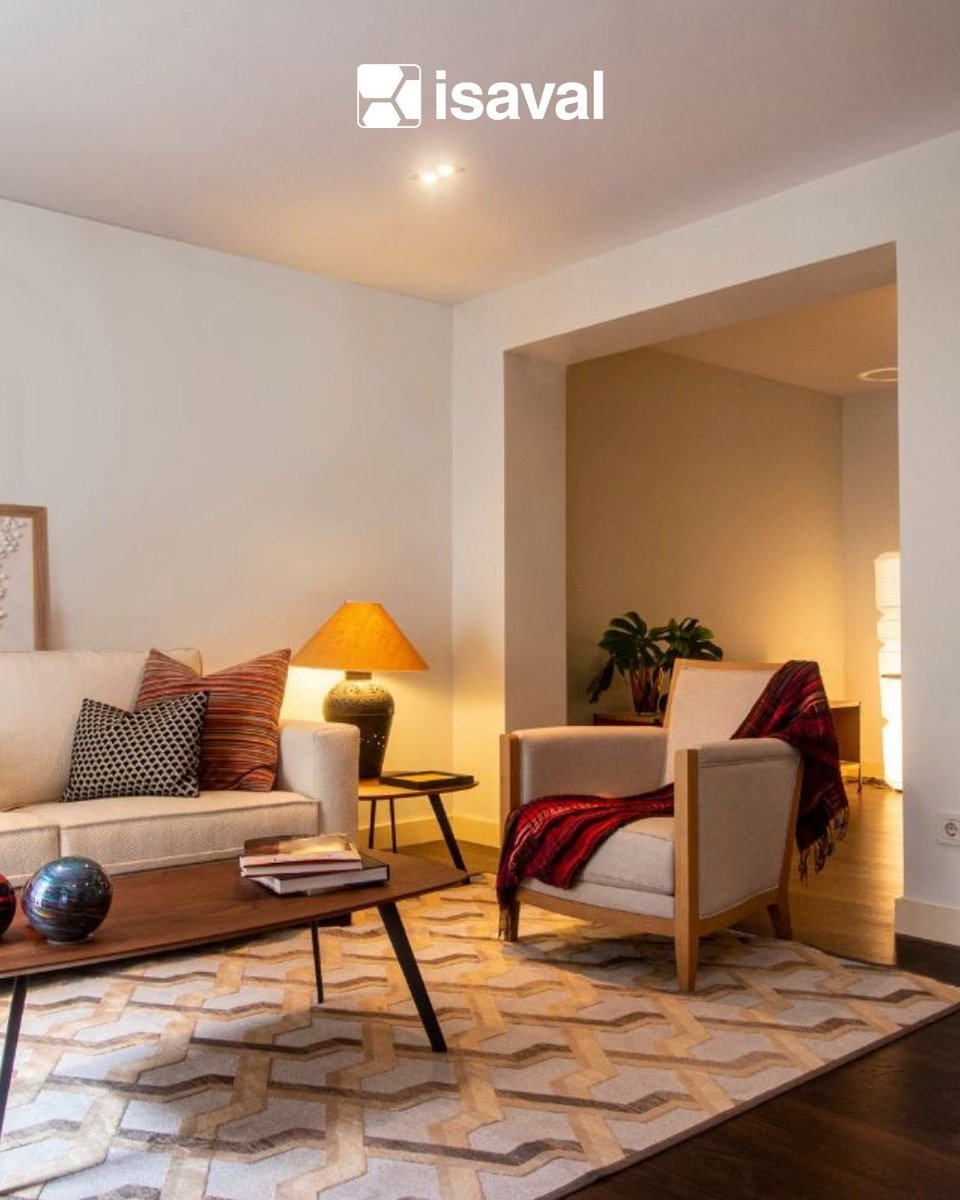 Pinturas_Isaval's tweet photo. En espacios poco iluminados, elegir bien el color y el acabado de la pintura puede marcar la diferencia.
 
🔗 Lee más en nuestro blog y encuentra la solución perfecta para iluminar tus espacios: https://t.co/KDbE3EHa3n
 
#Isaval #Decoración #PickYourColor #Interiorismo https://t.co/70ohTa8t6x