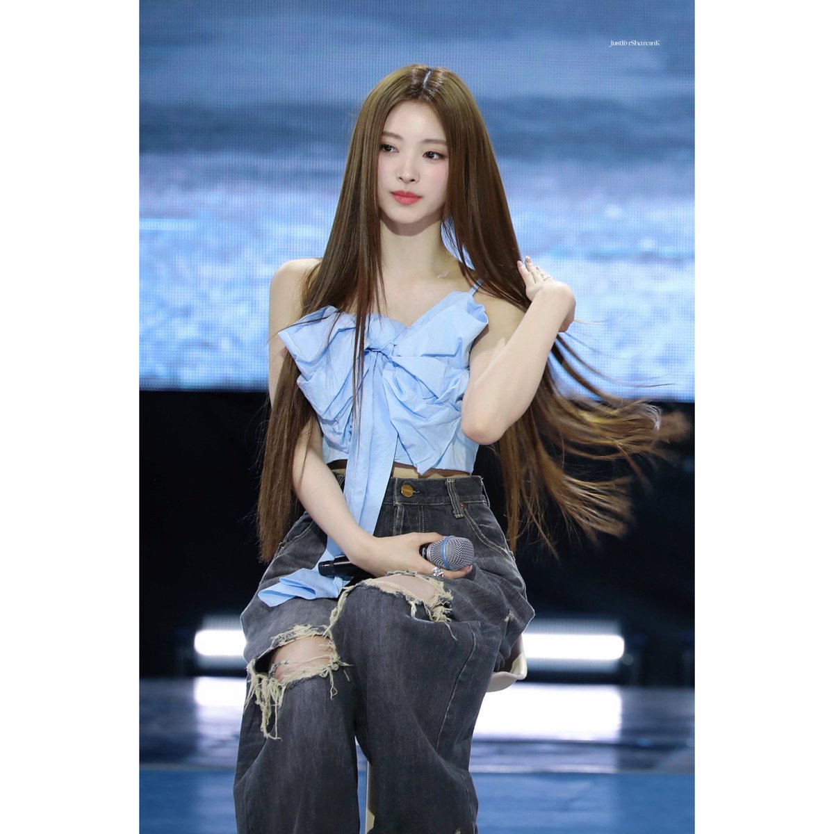 250512 — Anna at My Eyes Open VVide Comeback Showcase 🤍 Anna is