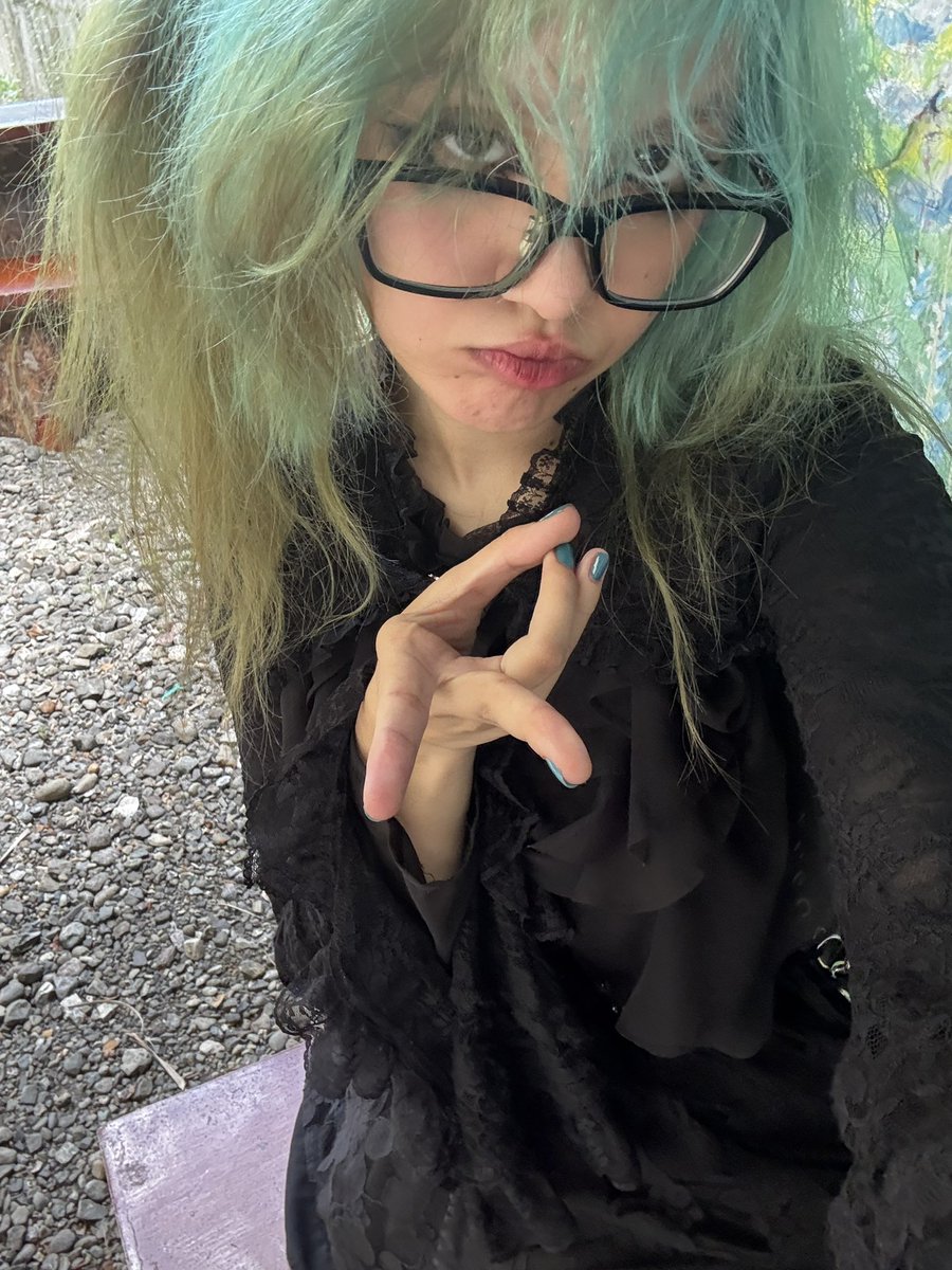 sagesuxks425's tweet photo. feeling cute https://t.co/ONQZfim1Rj