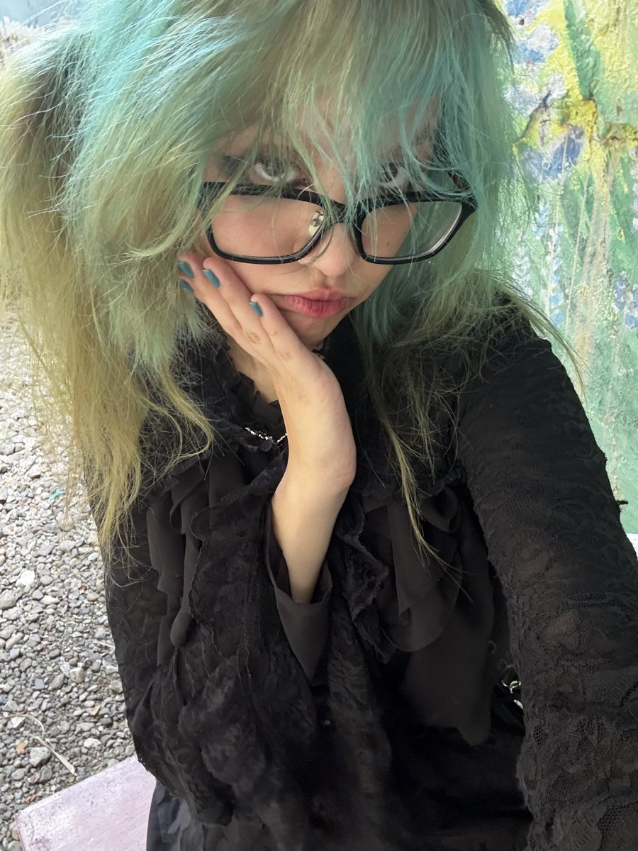 sagesuxks425's tweet photo. feeling cute https://t.co/ONQZfim1Rj