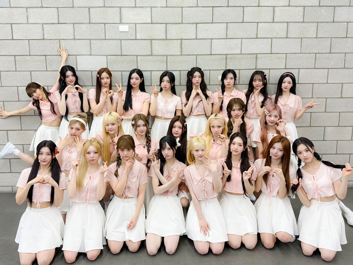 triplescosmos's tweet photo. ˘꒷꒦˘꒷꒦꒷˘꒦꒷꒦˘꒦˘꒷꒦꒷˘꒷꒦˘꒷꒦꒷˘꒦꒷꒦˘꒦˘꒷꒦꒷˘꒦꒦꒷꒦˘
괜찮아 행복하게 해 줄게 누구보다 더🥹🥹💕💕💕
ㄴ 쟤 왜 저래?
냅둬 tripleS 1위했대🏆
 ﾟ｡   ﾟ∘    °   ｡ﾟ｡   ﾟ∘ ｡ﾟ｡   °   ｡ﾟ ﾟ｡   ﾟ∘    °   ｡ﾟ｡ﾟ｡  ﾟ∘   

감사한 마음을 담은 오늘의 비하인드 사진까지📸
tripleS와 WAV의 행복한 추억이 쌓인 #더쇼 완료👍🏻

#tripleS #트리플에스
#トリプルS #トリプルエス #トエス
#ASSEMBLE25 #깨어 #Are_You_Alive