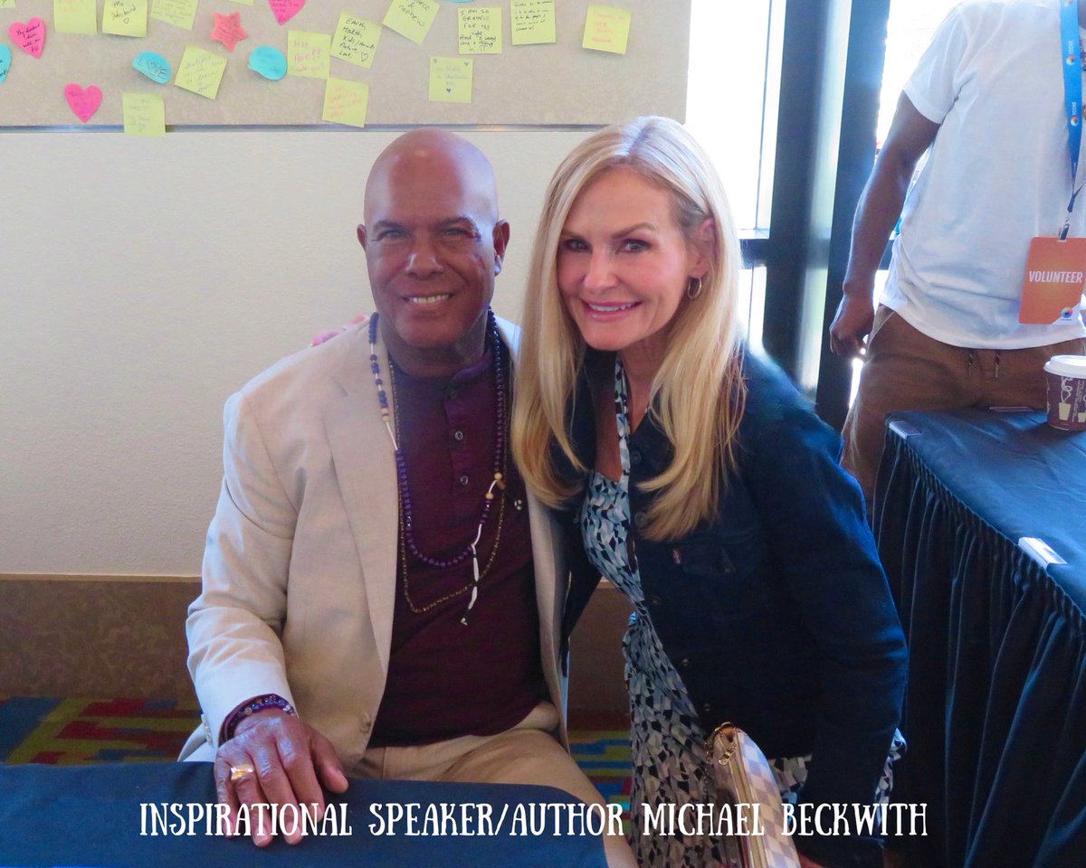 shariahembree's tweet photo. 🌟4 days at The Conference for Consciousness &amp; Human Evolution! 

🌟The amazing speakers included: Gregg Braden; Dr. Bruce Lipton, Michael Beckwith, Anita Moorjani. Where else can you geek-out in the Quantum Field &amp; do super cool meditations?.💕🌸XO Shari https://t.co/YVjvkJ8dMW