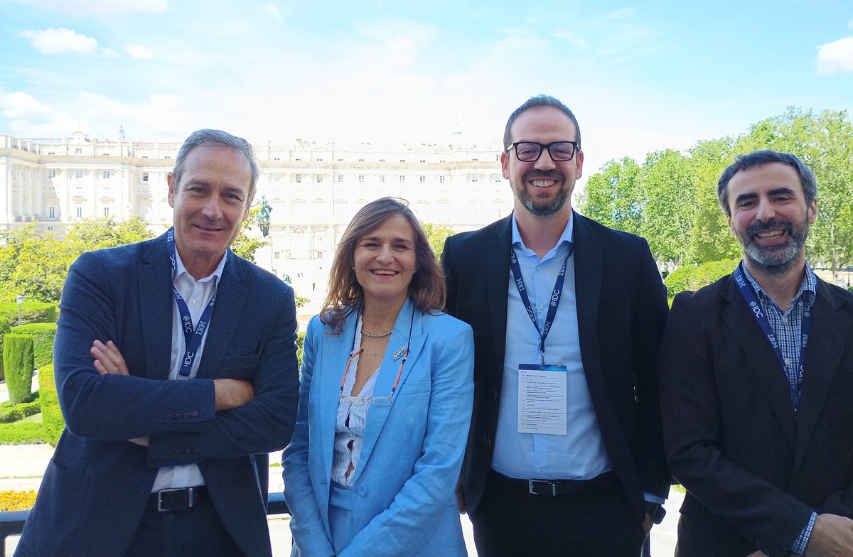 infoGMV_es's tweet photo. En el evento “Acelerando la innovación a través de #IASegura y #NubeHíbrida”, Rubén Villoria ha destacado la gran experiencia de GMV con la nube de @IBM en proyectos del ámbito sanitario, como #MEdp o la Oficina del Dato de la Generalitat Valenciana (#GVA). @idc https://t.co/dFaEda0dKa