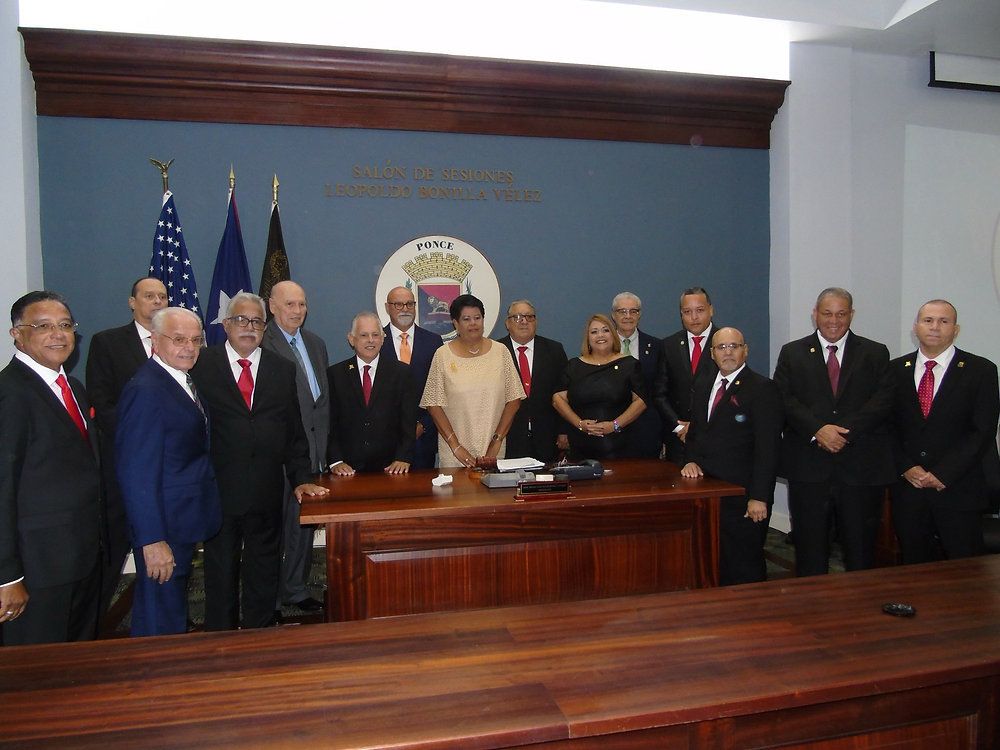 📣 Aprueban aumento en dietas legislativas en Ponce

La Legislatura Municipal aprobó anoche un alza en las dietas por sesión: de $85 a $125, y $140 para la presidencia legislativa. 

🏛️ La medida, basada en un estudio comparativo con otros municipios, busca dignificar el trabajo