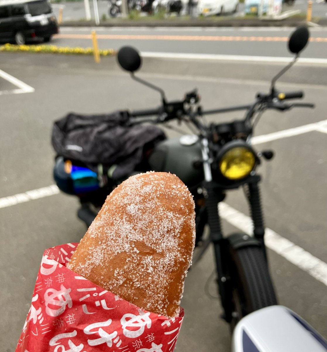 yako_ramone's tweet photo. 無性にあげぱんが食べたくなってバイクを出す。行き先はオギノパン。
#muttmotorcycles 
#HILTS250
#オギノパン
#あげぱん https://t.co/cRyPzb7bU1