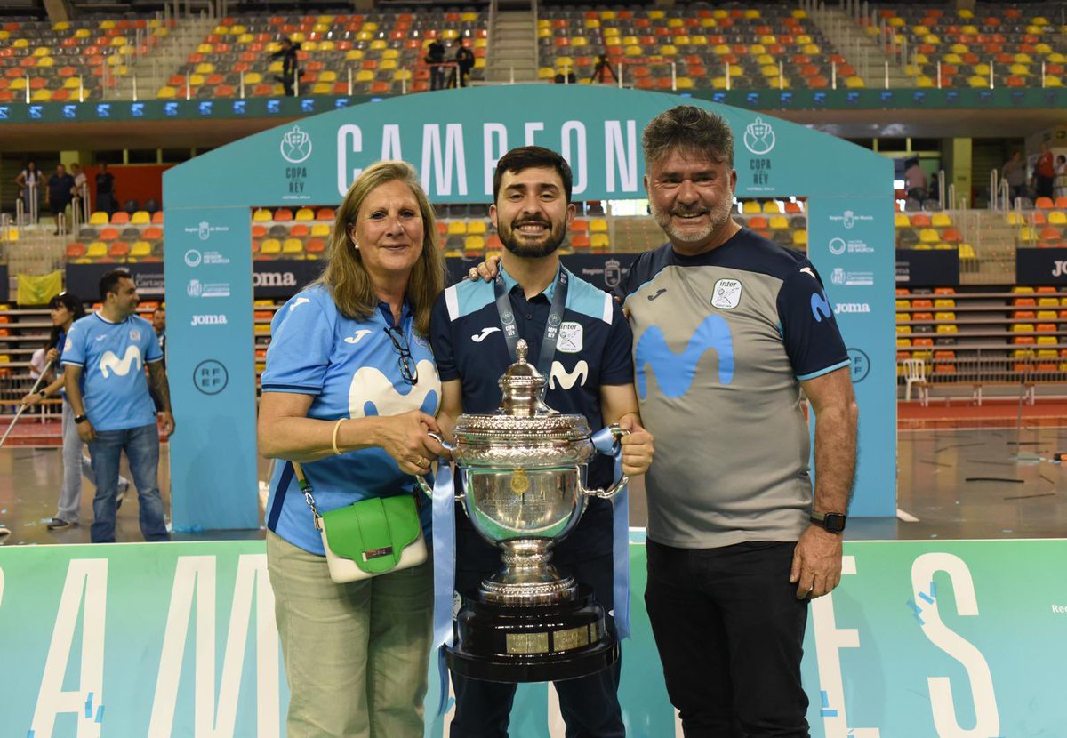 Alex Bravo (@abravoj5) on Twitter photo ยกยกCAMPEONES COPA DEL REY!!
Muy feliz de contribuir a que este club continรบe siendo el mejor del mundo.
Mi primer tรญtulo. En el club de mi vida.
<a href="/InterMovistar/">Movistar Inter FS</a> ยกยกCAMPEONES COPA DEL REY!!
Muy feliz de contribuir a que este club continรบe siendo el mejor del mundo.
Mi primer tรญtulo. En el club de mi vida.
<a href="/InterMovistar/">Movistar Inter FS</a>
