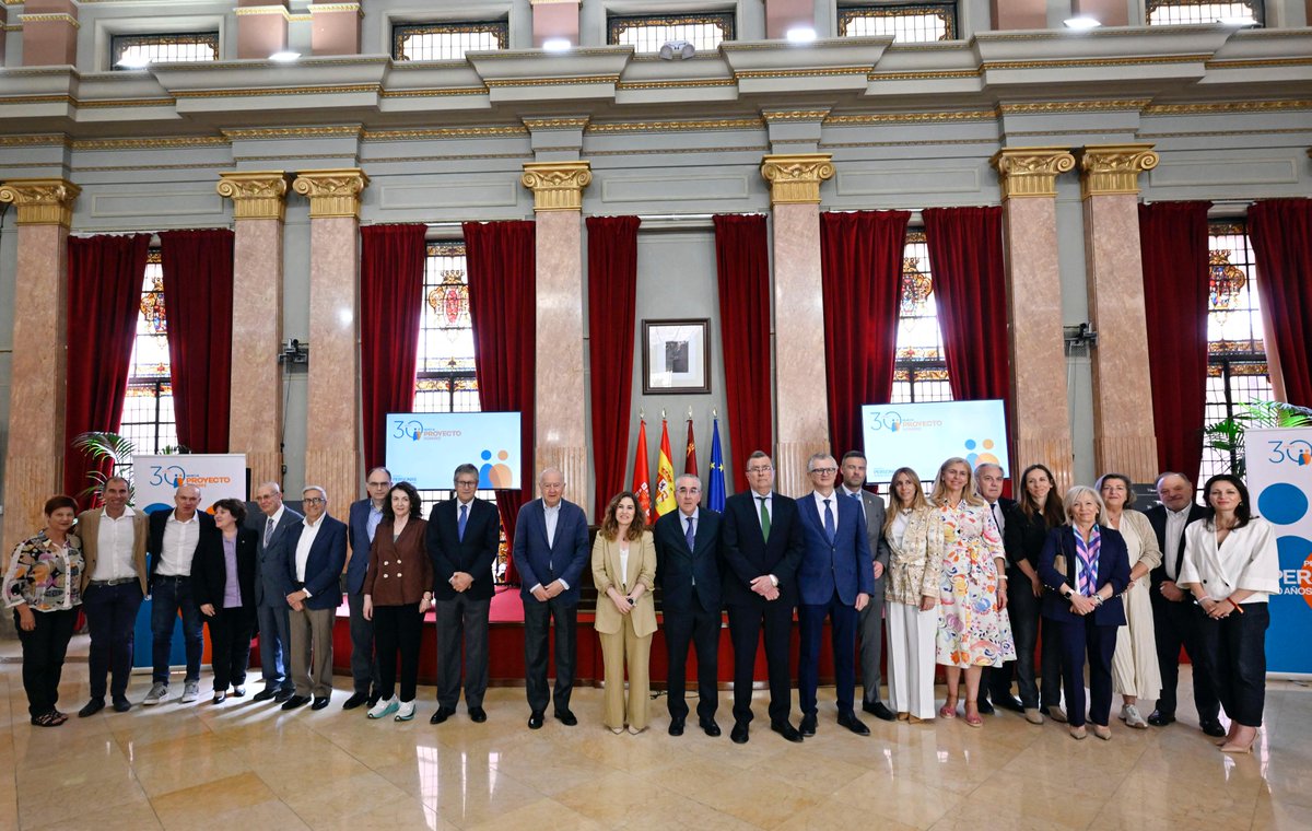 AytoMurcia's tweet photo. 📢 Proyecto Hombre celebra tres décadas de esperanza en Murcia.

ℹ️ El Ayuntamiento ha acogido esta mañana la presentación del 30º aniversario de la Fundación, referente en el tratamiento y prevención de adicciones en la Región.

https://t.co/evXa4TaRer https://t.co/CEacuSTsPe