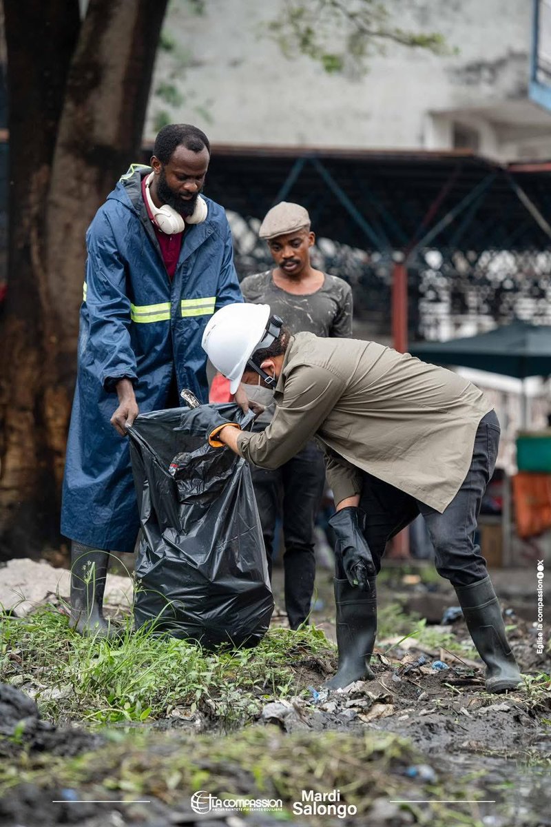 MarcelloTunasi's tweet photo. C’est par des actes concrets que nous bâtirons une nouvelle culture. 

Joignez-vous à nous pour ce Mouvement Citoyen d’Action et de Conscience pour assainir notre ville de Kinshasa.

Le changement ne vient pas d’en haut, mais commence avec nos mains, nos cœurs, et notre vision.

#EgliseLaCompassion #kinshasa #nation #propreté 🇨🇩❤️🇨🇩