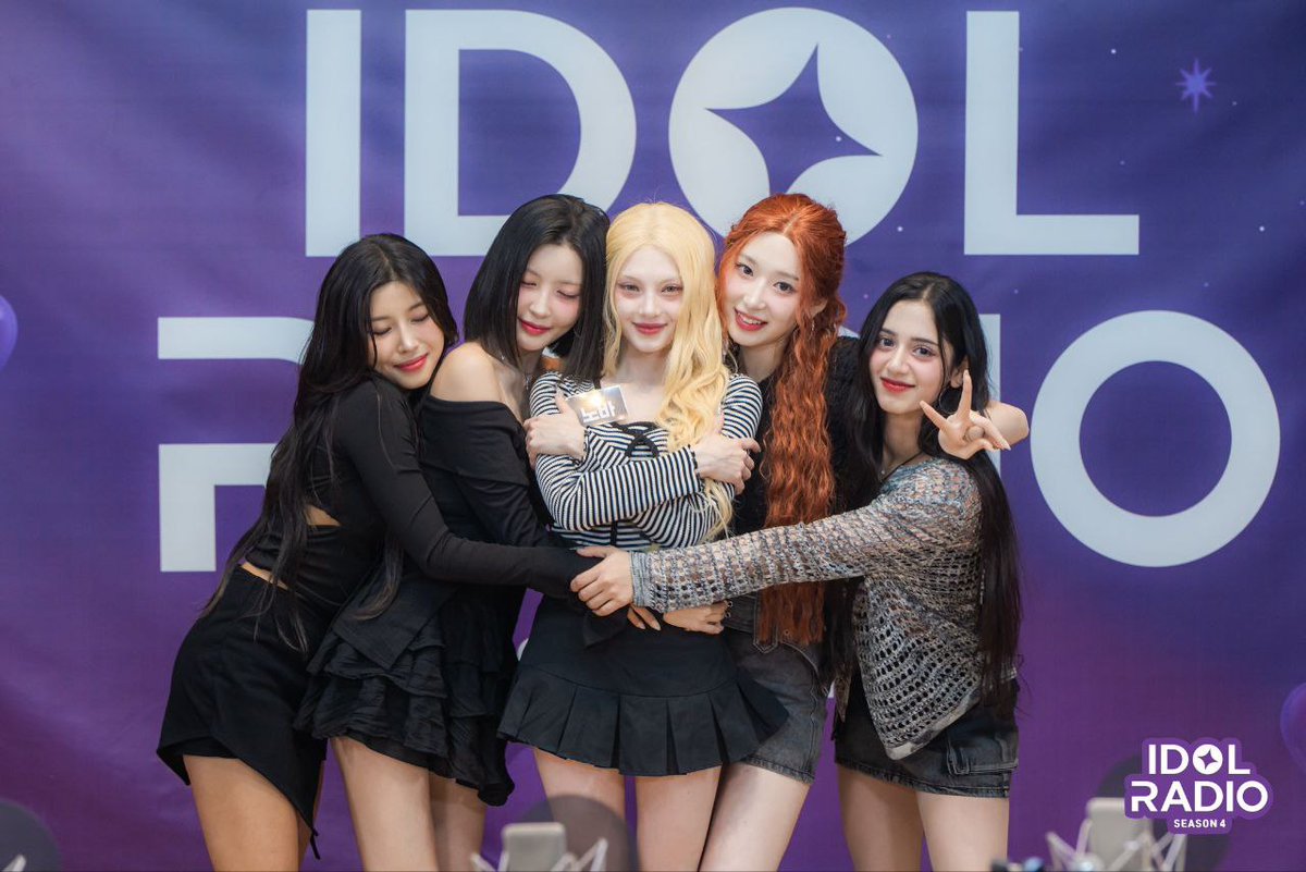 ari_wq's tweet photo. 나는 그들을 매우 사랑하고,그들은 내 두 번째 가족이며,가족은 보호되어야합니다!!\(_ _)❣️
#Protect_Esha #Protect_Aria
#ThankfulforControlX
#WESTANDWITH_BEBYENTERTAINMENT https://t.co/SpY1hNuukP