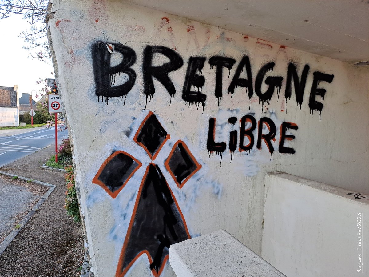 "Bretagne libre" ! Breizh dieub ! Moger livet e Breniliz e 2023!
#Breizh #Dieub #Enepfaskour #Bretagne #Brezhoneg
