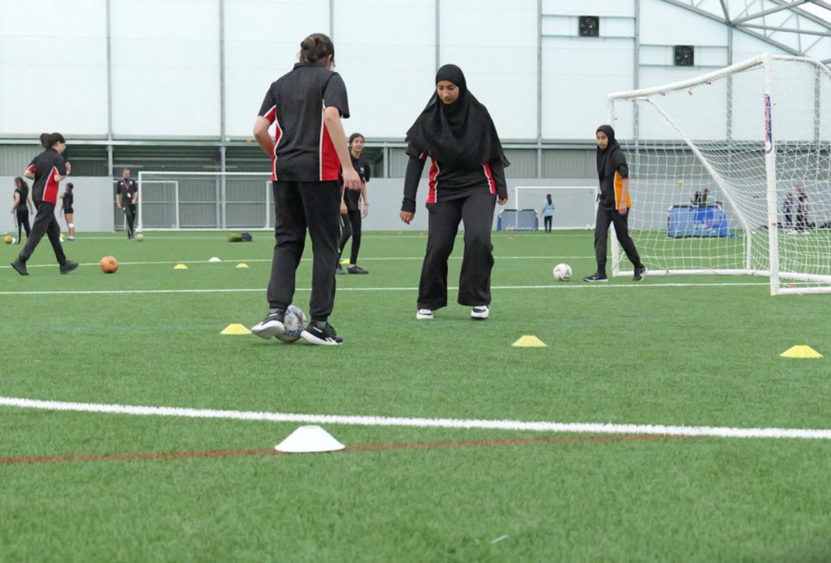 KESSP.COM (@kesspb) on Twitter photo A huge thanks to <a href="/AVFCFoundation/">Aston Villa Foundation</a> for working with our <a href="/YouthSportTrust/">Youth Sport Trust</a> Football Activators this morning! We are really looking forward to see them working in their schools encouraging more girls to play football! <a href="/CPSGO/">Hannah Reed- SGO, Sports Co-ordinator, PhD Student</a> #madeforthisgame #girlsfootballinschools A huge thanks to <a href="/AVFCFoundation/">Aston Villa Foundation</a> for working with our <a href="/YouthSportTrust/">Youth Sport Trust</a> Football Activators this morning! We are really looking forward to see them working in their schools encouraging more girls to play football! <a href="/CPSGO/">Hannah Reed- SGO, Sports Co-ordinator, PhD Student</a> #madeforthisgame #girlsfootballinschools