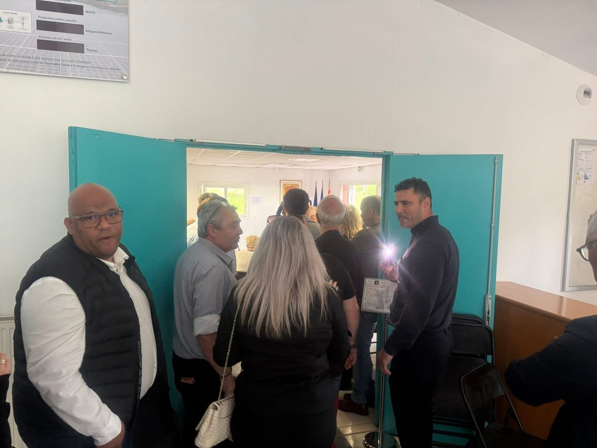 ChrisBelicchi's tweet image. Absent dans les actions militantes, 
mais bien présent en réunion à #Peymeinade,ça mange à tous les râteliers
Voilà une bonne nouvelle on a retrouvé le foutriquet, visiblement bien trop occupé pour s’investir dans le militantisme dans sa propre commune,là où il est élu au #Cannet