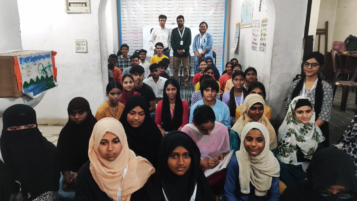 SADAA_Times's tweet image. ‘हमारी सदा ट्रस्ट’ के मल्टीमीडिया, क्रिएटिव समर कैंप का पहला दिन रहा सफल.. स्टोरी राइटिंग, एंकरिंग सहित कई विषयों पर चर्चा
sadaatimes.com/nation/hamaari…
@HamaariSADA 

#HamaariSadaTrust6DaySummerCamp #SummerCamp2025 #CreativeSummer #MultimediaCamp #CreativeFun #RSDC #HamaariSadaTrust