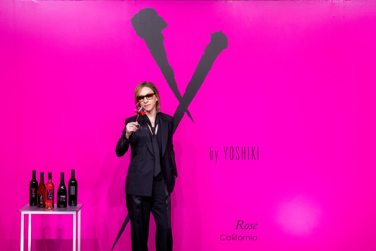YOSHIKISTORE's tweet photo. 【本日5月20日はワインの日🍷✨】

今月も月に一度のワインの日がやってきました🍇

今���は #YbyYOSHIKI で乾杯はいかがですか？

ご自宅のストックが切れている...という方も、ご安心ください❗️ 先日再入荷したラインナップもございますので、今がお楽しみのチャンスです‼️ 

ぜひ #YOSHIKISTORE をチェックしてみてください👀✨

ご購入はこちら🔽
https://t.co/YwRV5uaI1f

@YoshikiOfficial
#YbyYOSHIKI 
@ybyyoshiki
#YOSHIKISTORE
#ワインの日