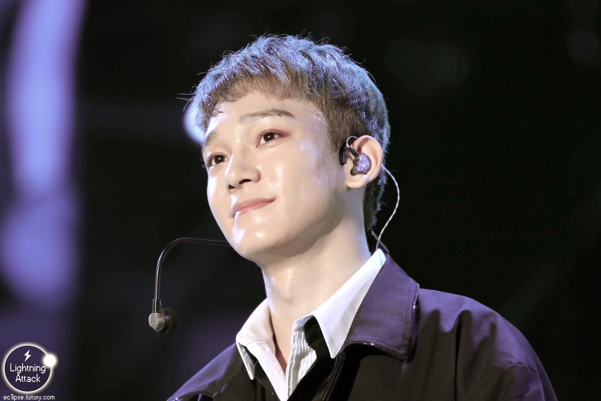 바라보는 너와 나 찬란한 이 밤 끝에
공허한 내 맘 가득 넌데 
서투른 고백 받아 줄래

- Love you

#CHEN #첸 <a href="/CHEN_INB100/">CHEN_official</a> 
#EXO #엑소 <a href="/weareoneEXO/">EXO</a>