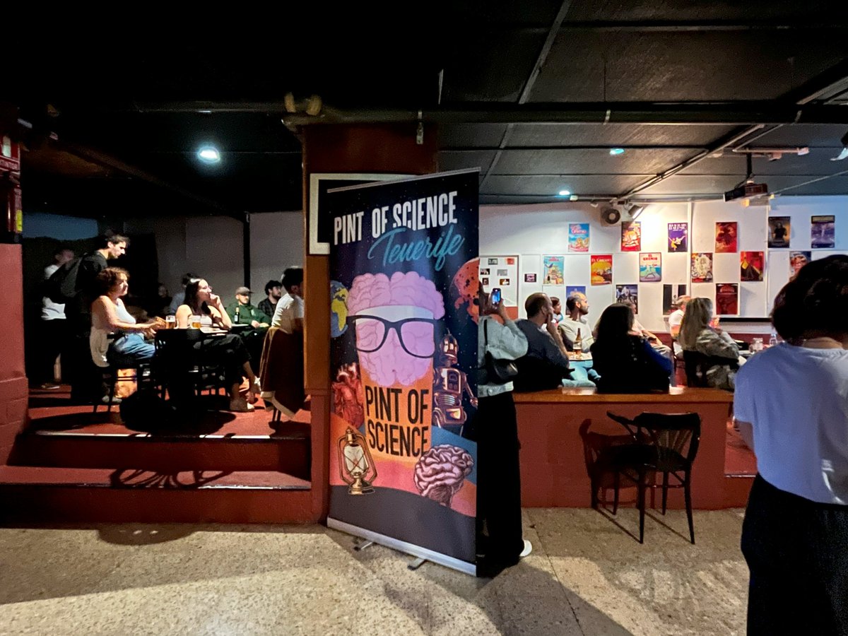 Universidad de La Laguna (@ull) on Twitter photo 🍺🔭 ¡Disfruta de la ciencia en el pub!
Anoche se celebró la primera velada de <a href="/pintofscienceES/">Pint of Science ES</a> en el Bar Sócrates en La Laguna de la mano de investigadores e investigadoras de la #ULL.
Hoy siguen las charlas. ¡Vente! 😉 🍺🔭 ¡Disfruta de la ciencia en el pub!
Anoche se celebró la primera velada de <a href="/pintofscienceES/">Pint of Science ES</a> en el Bar Sócrates en La Laguna de la mano de investigadores e investigadoras de la #ULL.
Hoy siguen las charlas. ¡Vente! 😉