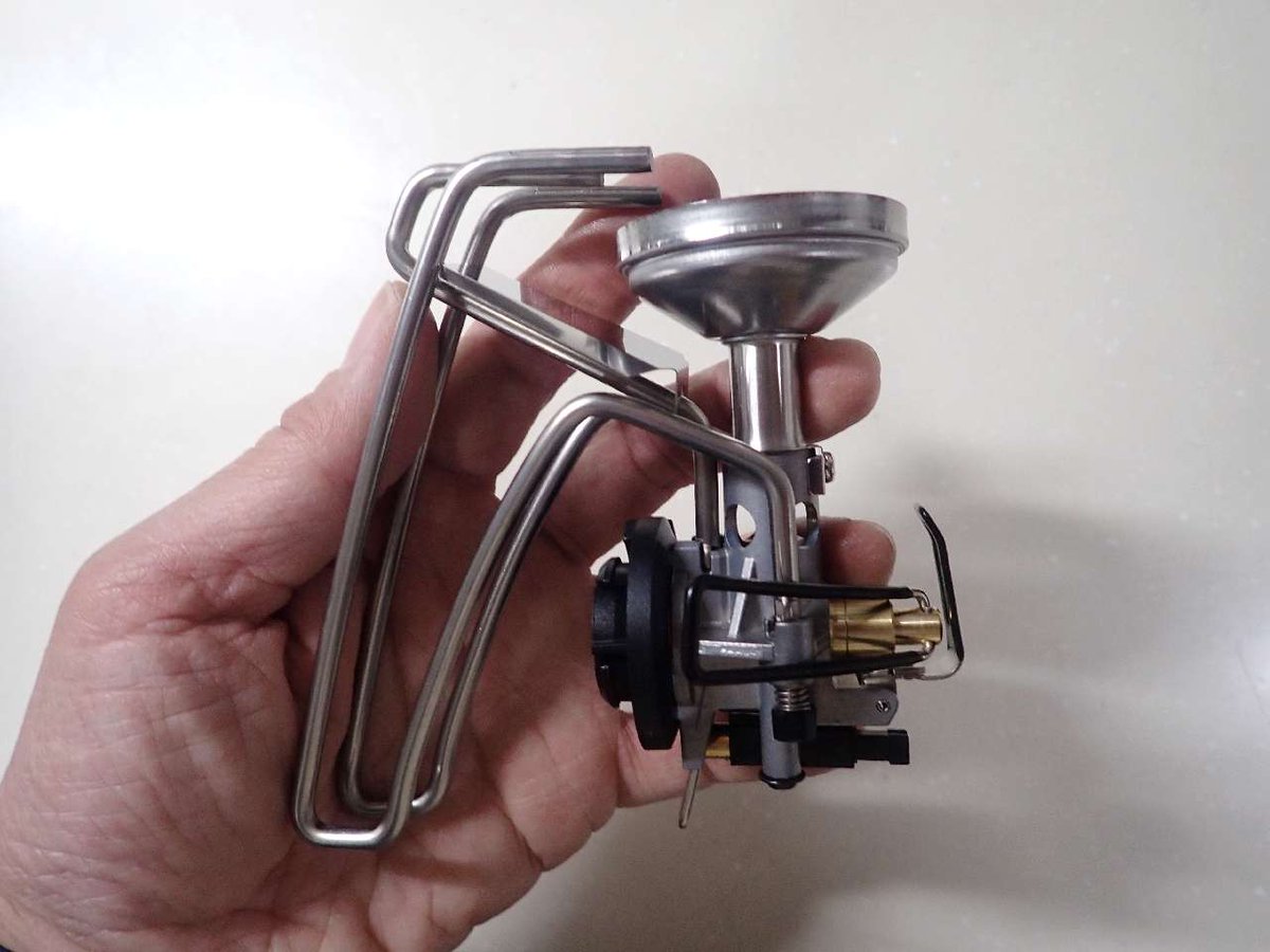 lycoptera12's tweet photo. 渓流メシ用のガスバーナー、新たにSOTOのST-350を購入して使ってみました。マイクロレギュレーター＋すり鉢状の火口の威力は素晴らしく、格安CB缶を使っても安定の火力。だけど、ちょっとゴトクが不安定だったり謎設計の部分もあります笑
https://t.co/e52KqzmEiX
#ST350
#ガスストーブ https://t.co/rfavIaaIuT
