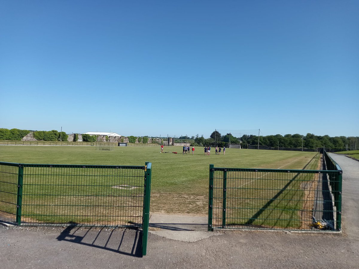 Training continues in the sunshine for our football team at <a href="/ButtevantGAA/">Buttevant GAA</a> pitch