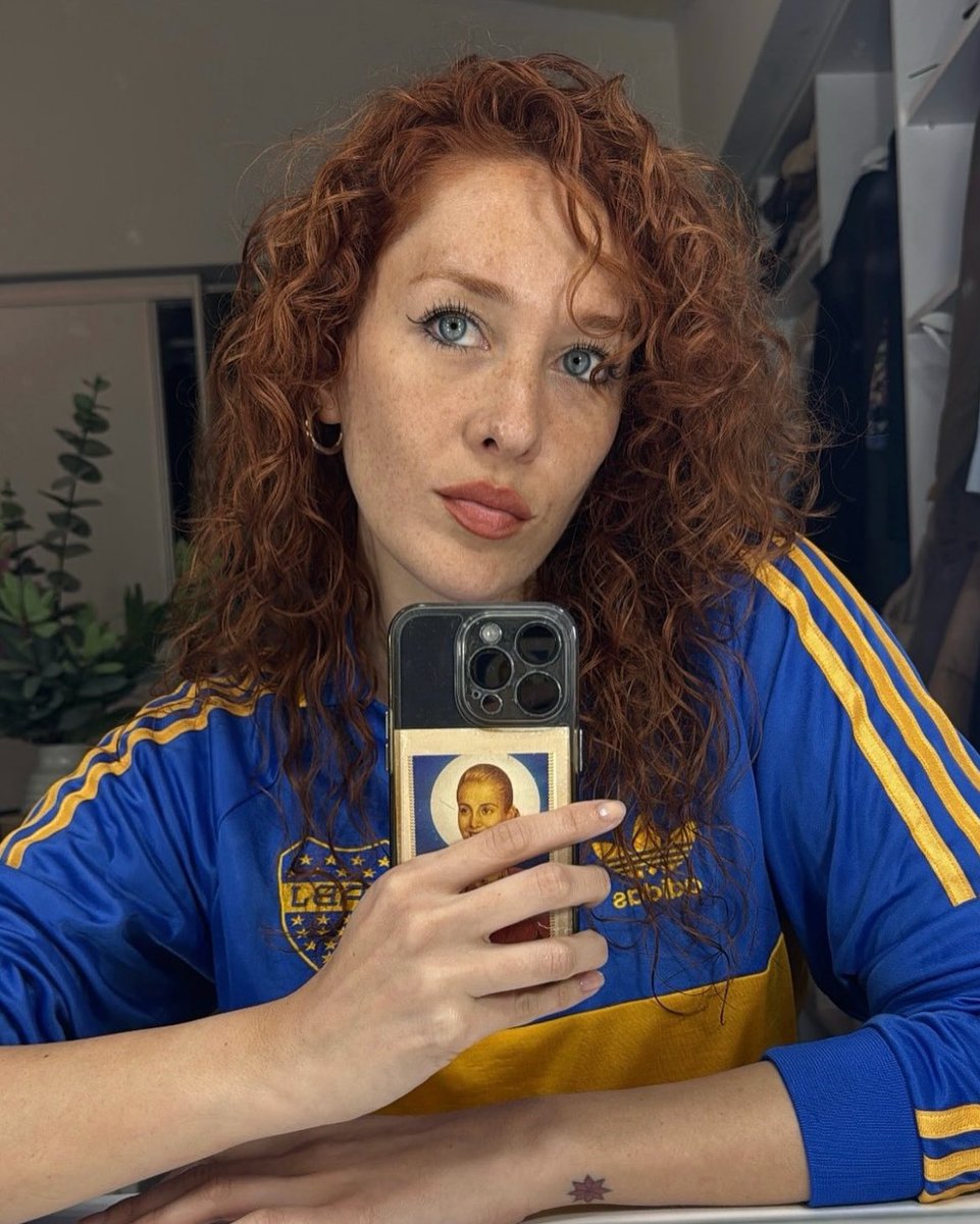 porqueTTarg's tweet photo. "Hincha"

Porque la chica fanática de Riquelme que insultó a quienes criticaron al presidente de Boca es la hija de Carlos Kunkel, ex Montonero e histórico diputado kirchnerista. https://t.co/8M1L0wwdt0
