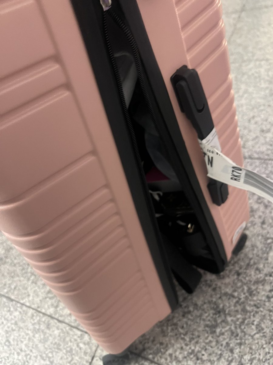 chenchenx3's tweet photo. @Ryanair both of my suitcases were damaged on flight RK7059 (19 May). There was NO ONE at the airport to report it to, and now you’re telling me there’s nothing that can be done because I didn’t report at the airport? This is ridiculous. There was no one to report to! 🤷🏽‍♀️ https://t.co/lQuv7vQk5C