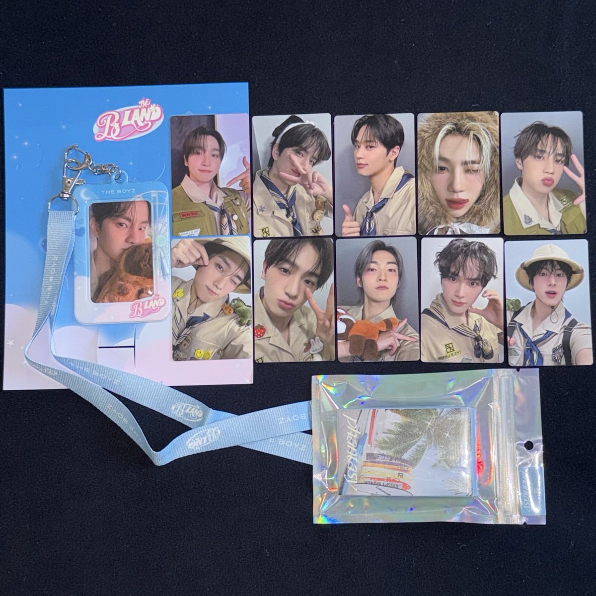 haebaraqi's tweet photo. 💌 📢♥️ 💌 #LGPHReviews
  ㄴ tbz mail ✨

my 큐나벨 🥀 cheering kit and the b land poca holder set is finally here 💗 thank you @lemongiraffe_ph for another successful ph ✈️ eu happy mail padala HIHI 💛 [ok @ tbz , drop the concert tour deets ㅡ I’M READY 🙂‍↕️] https://t.co/YztdQzyMPV