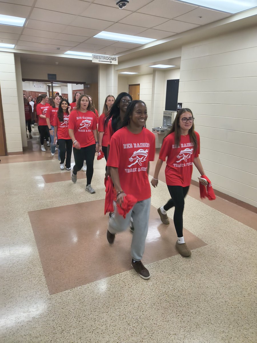 BIG10rules's tweet image. Blurry State Parade Pics for @RedRaiders_GTF 
Best of Luck at EIU!!!!
#medals
#trophytime