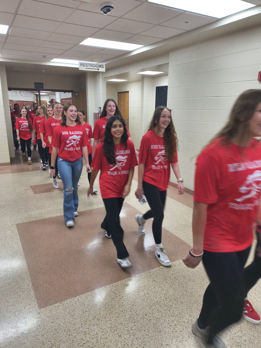 BIG10rules's tweet image. Blurry State Parade Pics for @RedRaiders_GTF 
Best of Luck at EIU!!!!
#medals
#trophytime