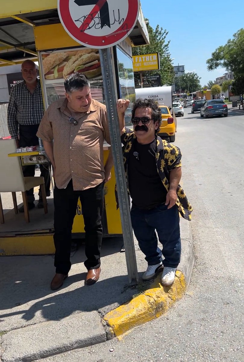 anladimsus's tweet photo. bugün izbana giderken çaycı hüseyin ve şükrüyü gördüm https://t.co/RB71gLyeTw