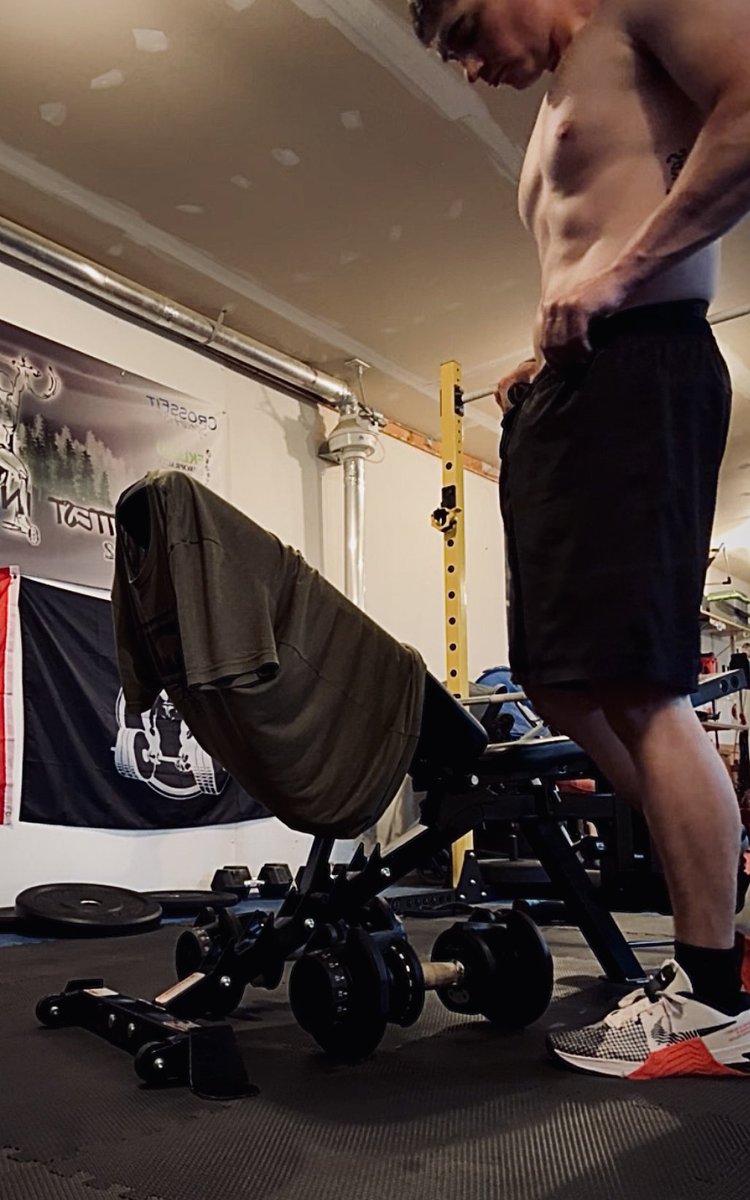 BenStod_12's tweet photo. Getting closer to where I want to be. 😤#grind #summer #fitdad https://t.co/l0zwaW1zVY