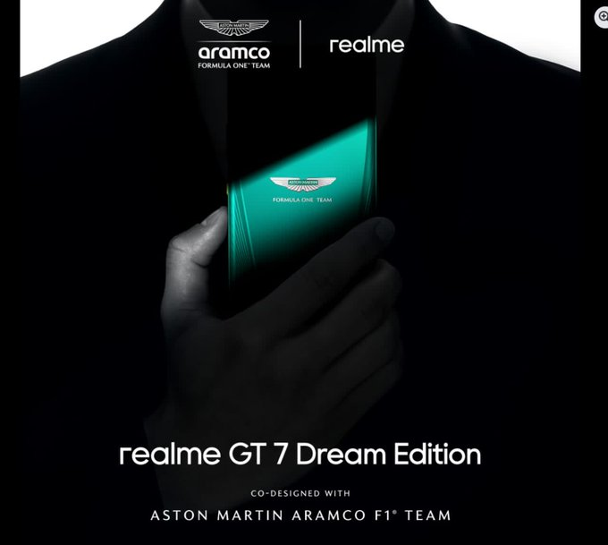 SamaysTechWorld's tweet photo. Power in your palm💪 

The realme GT 7 delivers supercar engineering with smartphone speed—exceptional performance that responds to your every touch.

#realmeGT7Series https://t.co/jCQdJs6cc8