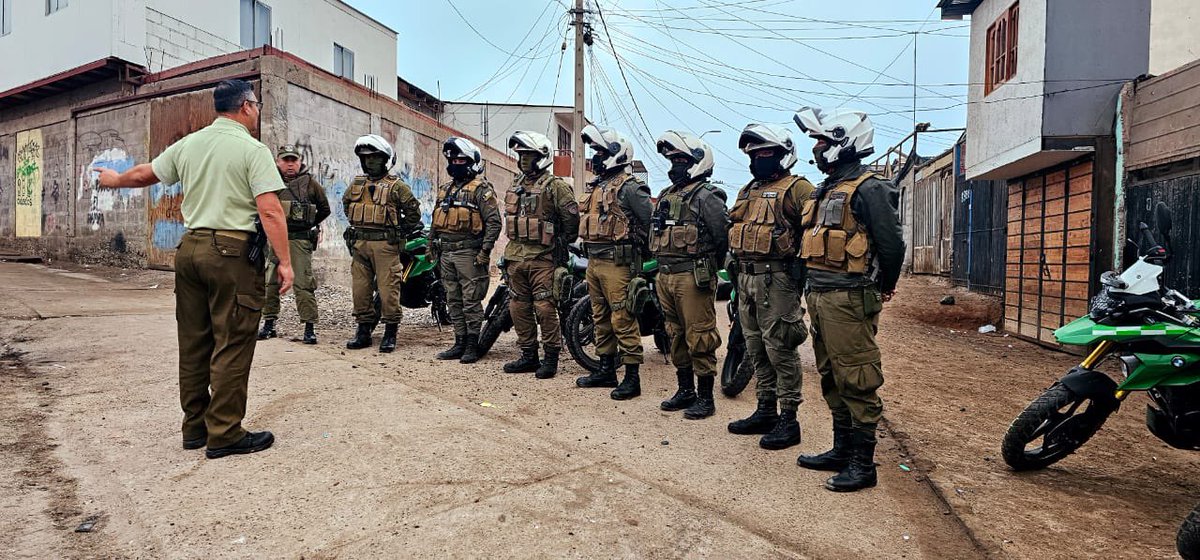 CarabTarapaca's tweet photo. #AltoHospicio Nos encontramos realizando una Ronda en la Villa Raúl Rettig, con apoyo de personal de Iquique.

 Cumpliendo con los compromisos adquiridos para aumentar la sensación de seguridad entre nuestros vecinos.

#LaPrevencionEsNuestraEsencia https://t.co/Jkg4YyOgKJ