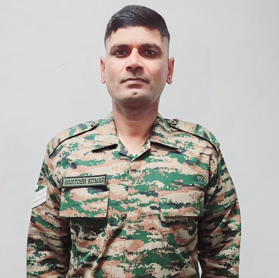 TigerCharlii's tweet photo. Bad News!!
India lost Braveheart
Havildar Santosh Kumar

He made supreme sacrifice in Jammu and Kashmir
He hailed from Bihar
(NOK informed)
Salute 🇮🇳 
#IndianArmy https://t.co/nQIfAgwFEE