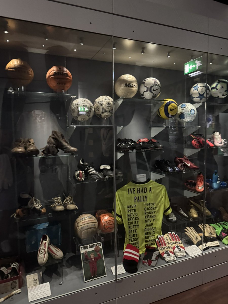 Gordon J Mackay tweet media