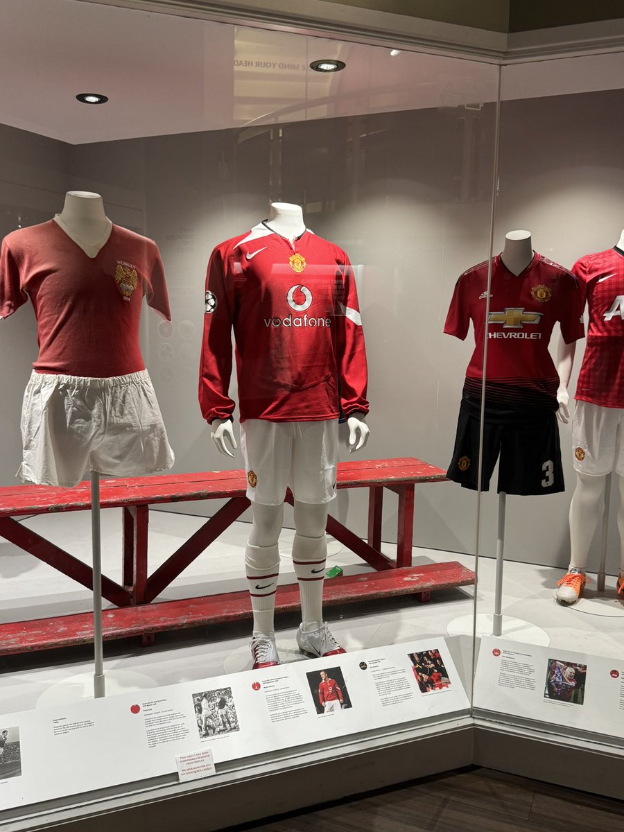 Gordon J Mackay tweet media