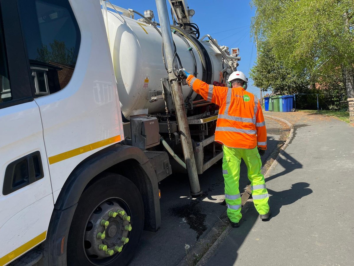 We’re in the process of cleaning and emptying every highway drainage gully in Oxfordshire – all 145,000 of them
news.oxfordshire.gov.uk/every-roadside…
