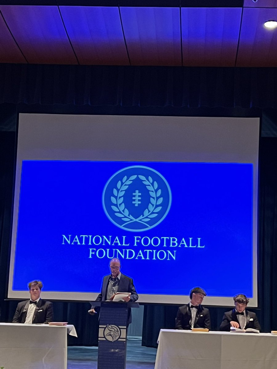 Angelo received scholarship award 🏈.
Much appreciated!