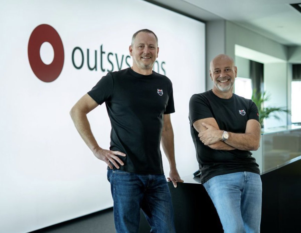 OutSystems's tweet photo. After 24 incredible years, our founder CEO Paulo Rosado is transitioning from his role and will remain Chairman of the Board &amp; Advisor. We're deeply grateful for his vision and leadership in building the OutSystems community. 🙏 #OutSystems #Leadership

https://t.co/klDzNrNNc6 https://t.co/r5wZN5gXKH