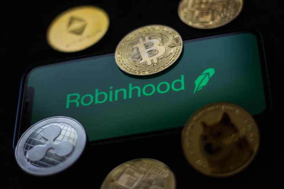 🚨 BREAKING: "Robinhood presenta proposta alla SEC per la regolamentazione dei beni tokenizzati: verso l'equivalenza legale"