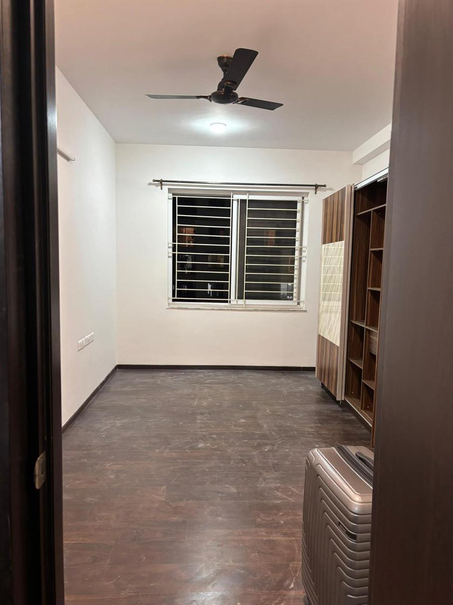 grimmr57's tweet photo. Looking for a male flatmate in our 2bhk in Purva Westend, avl from June 1st

Rent + maintenance: 28715/-
Deposit: 50,000/-
Cook and Maid: 4,500/-
Setup costs: 4,500/-
brokerage: 0
other miscellaneous expenses

@fmrbangalore @BangaloreRoomi @GruhamBot https://t.co/cZkIE9A249