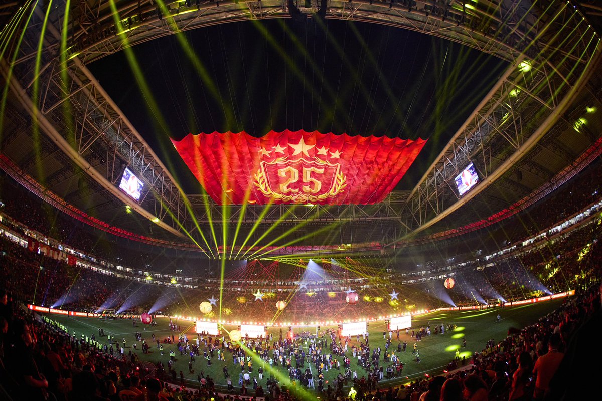 🏟️ RAMS Park yıldızların altında. 🌟