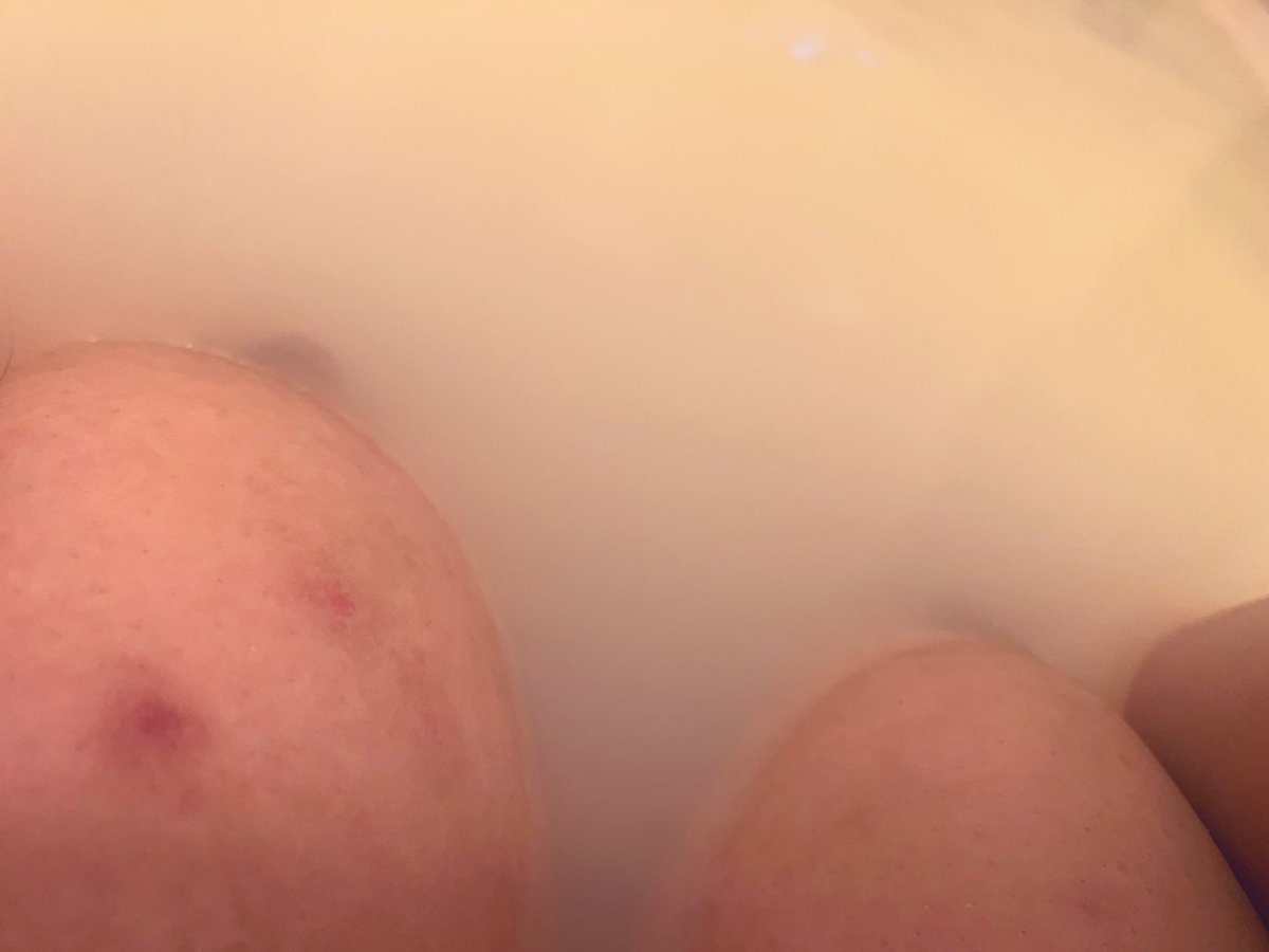 gomakoma237's tweet photo. おっふっろ〜🛁🫧

#たれ乳  #デブ専  #デブ専さんと繋がりたい  #デブ専男子と繋がりたい  #ぽっちゃり女子 #ぽっちゃり好き男子と繋がりたい https://t.co/rOxjI7T2UV