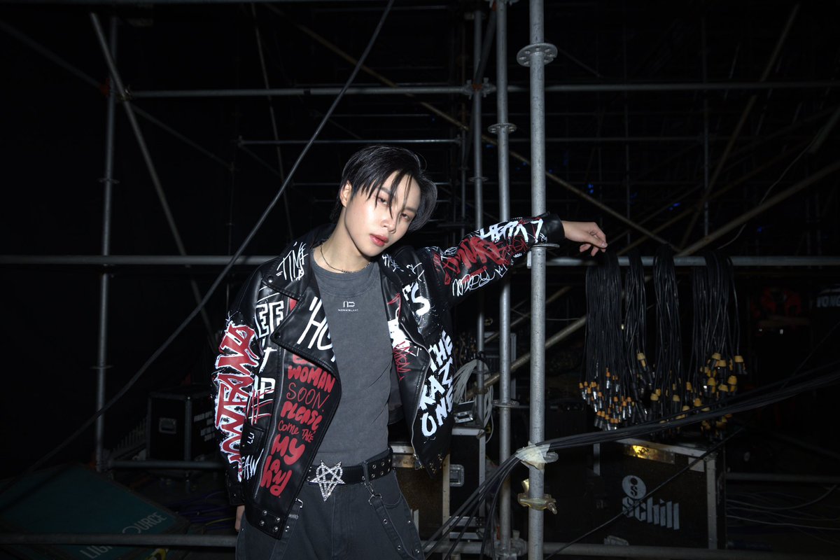 Jungyippy's tweet photo. Back stage on stage
#JUNGT https://t.co/FVT4mm9jkf