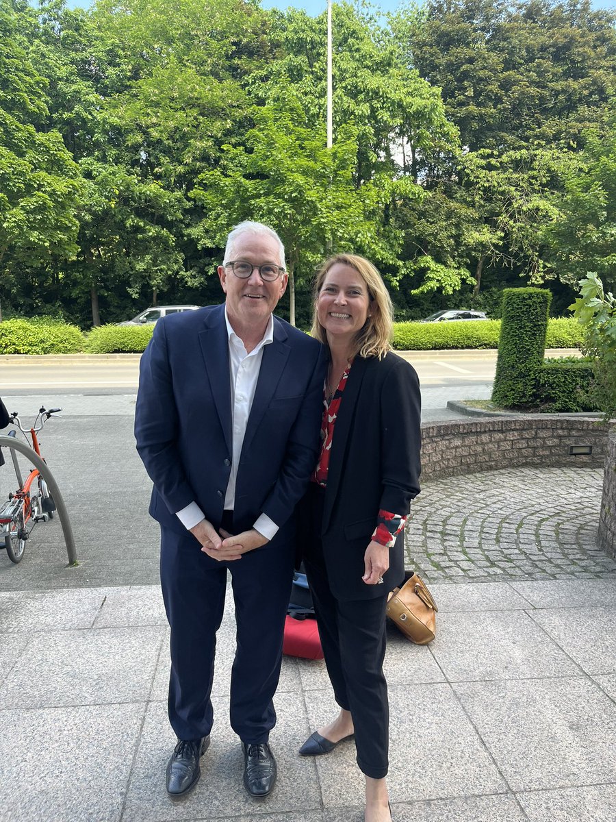 An absolute delight to have <a href="/davidcapie/">David Capie</a> with us at <a href="/CSDS_Brussels/">CSDS</a> discussing #IndoPacific, 🇳🇿, 🇪🇺 and the (too) many challenges we face today 💪 #JapanChairEU